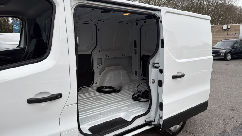 Renault Trafic E-Tech Swb Electric SL30 90kW 52kWh Advance Van Auto